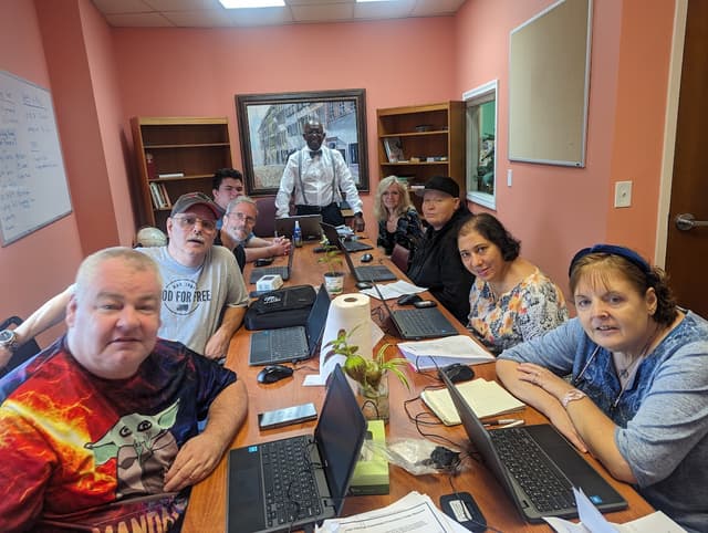 Community members learning together in Quincy, photo 4